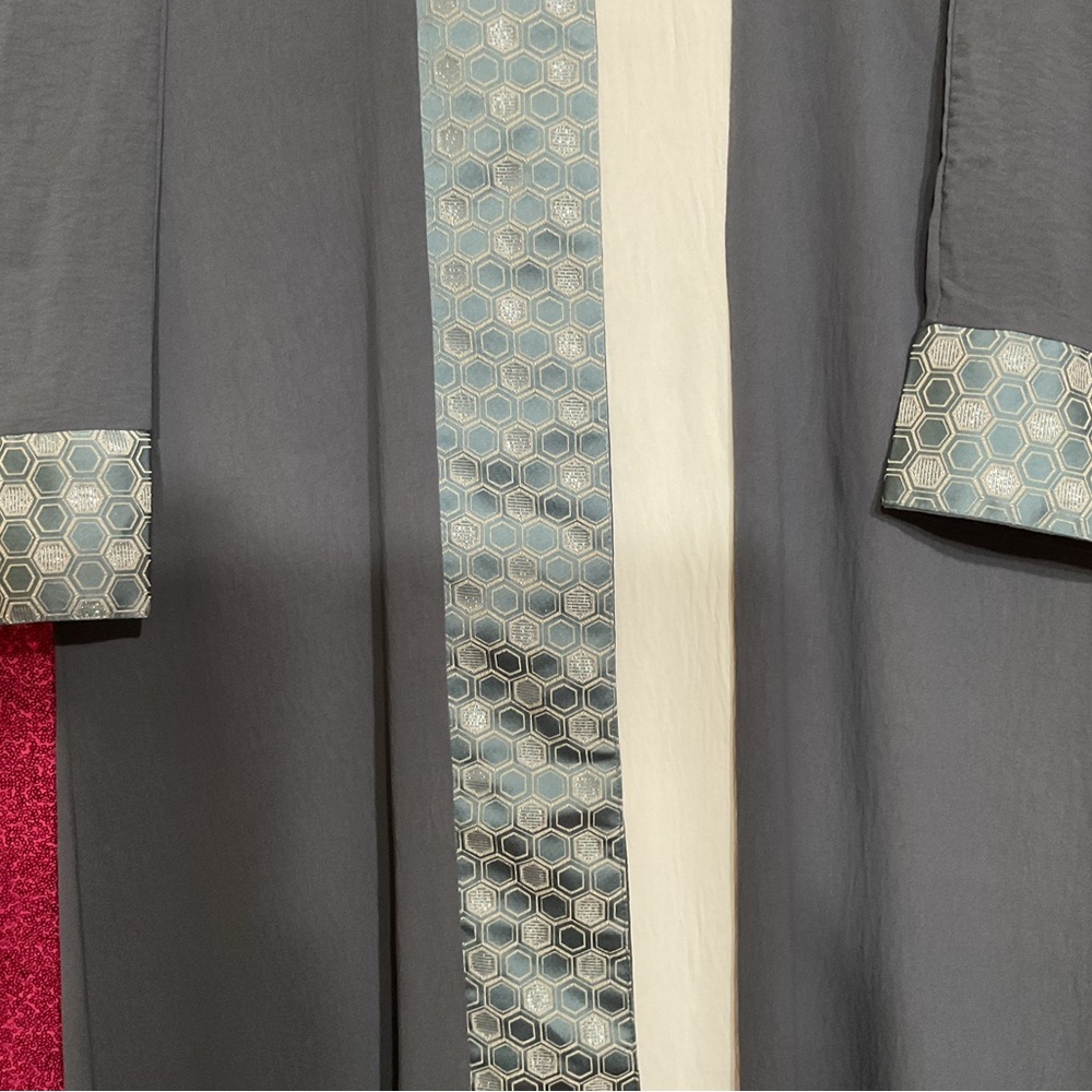 Gray Long Coat With Patterned Trim - image 2